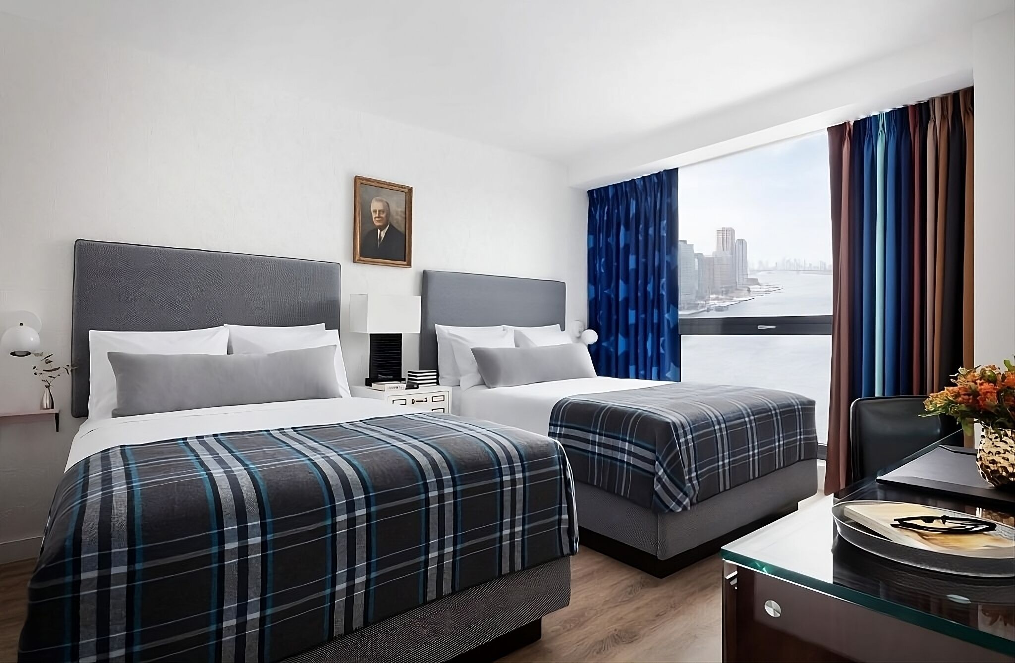 Look No Further! 2 Relaxing Units, Minutes to Rooftop Park& South Point Park