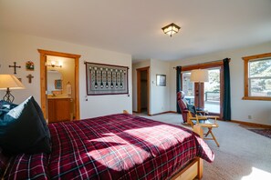 5 bedrooms, iron/ironing board, WiFi, bed sheets