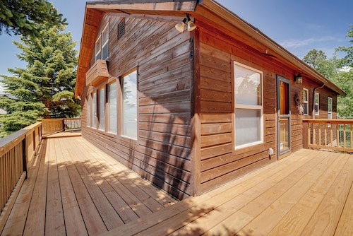 Home with sweeping views of the Moreno Valley and Wheeler Peak