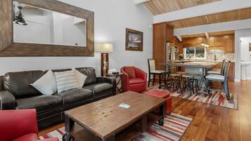 Smart TV, fireplace, DVD player