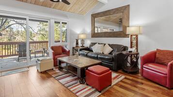 Smart TV, fireplace, DVD player