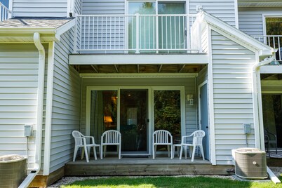 Condo near Top of the Hill Shops in Fish Creek w/ pool and hot tub!