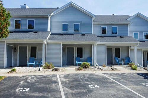 Peacefield at The Hilltop Condo