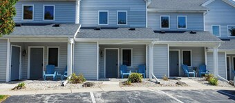 Peacefield at The Hilltop Condo