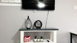 Unclassified image, 3 of 13, button - Rhode Island Stylish Studio Duplex (Orange)