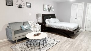 Unclassified image, 4 of 13, button - Rhode Island Stylish Studio Duplex (Orange)