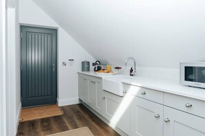 Apartment - The Woodpecker - 1 Bedroom Annexe (Henley-on-Thames)