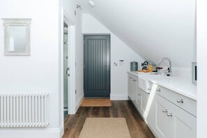 Apartment - The Woodpecker - 1 Bedroom Annexe (Henley-on-Thames)