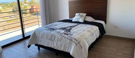 3 Schlafzimmer, Bügeleisen/Bügelbrett, WLAN
