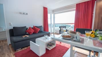 Fernseher, Tischtennisplatte