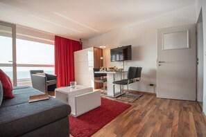 Unclassified image, 2 of 27, button