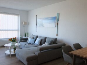 Fernseher, Tischtennisplatte