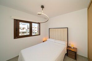 2 chambres, fer et planche à repasser, accès au Wi-Fi (inclus)