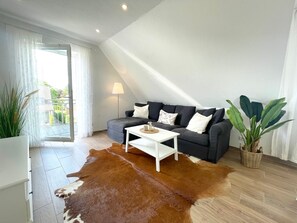 TV, mesa de pingue-pongue, aparelho de som