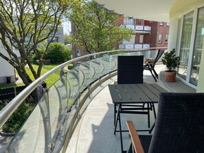 Unclassified image, 3 of 23, button