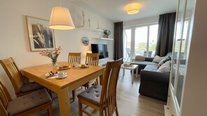 Dining - A2.4 - modern vacation apartment with balcony, close to the beach for up to 7 people - House (Cuxhaven)
