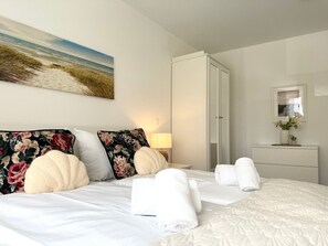 Unclassified image, 4 of 24, button