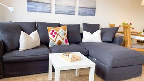 TV, table tennis, stereo