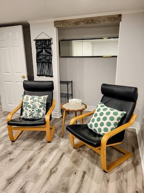Interior - Very clean, comfortable, spacious 2 bdr basement apartment in central location (Brampton)