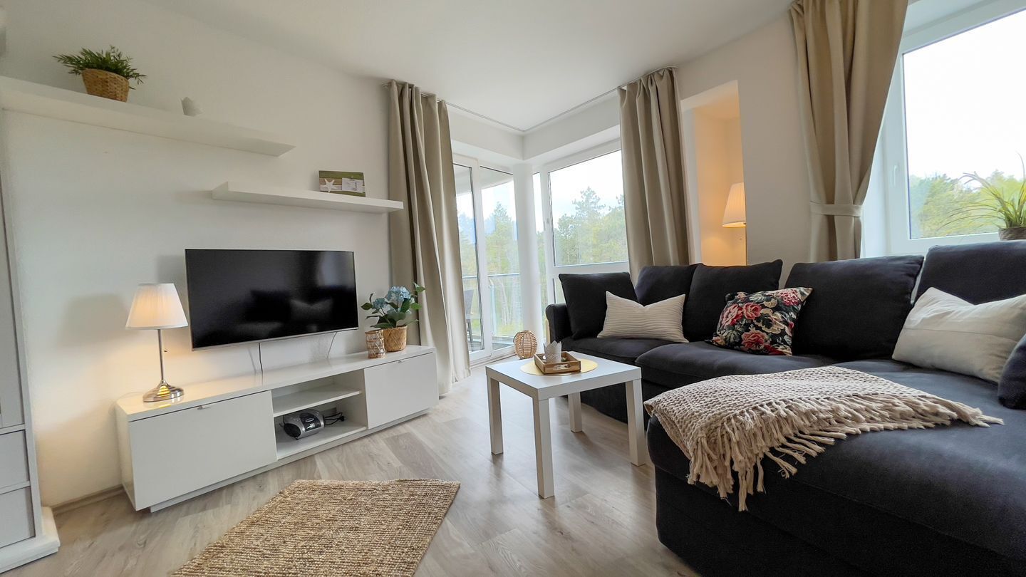 TV, table tennis, stereo