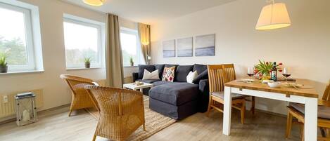 TV, bordtennis og stereoanlegg