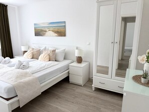 3 bedrooms, WiFi - A5.1 - Cozy vacation apartment near the beach with 2 balconies - House (Cuxhaven)