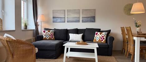 TV, bordtennis og stereoanlegg