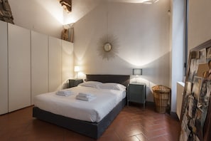 1 camera, Wi-Fi, lenzuola