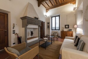 Living area - Porta Rossa Modern Florence by Mmega (Florence)