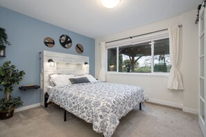 3 bedrooms, iron/ironing board, travel crib, free WiFi