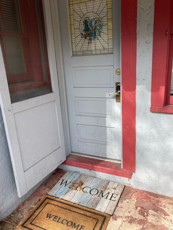 Exterior detail - Cozy Small Cottage Downtown - Walk to University of Nevada Reno (Reno)