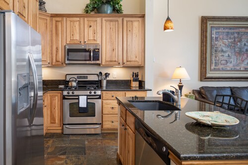 572 Telemark with private hot tub