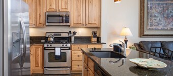 572 Telemark with private hot tub