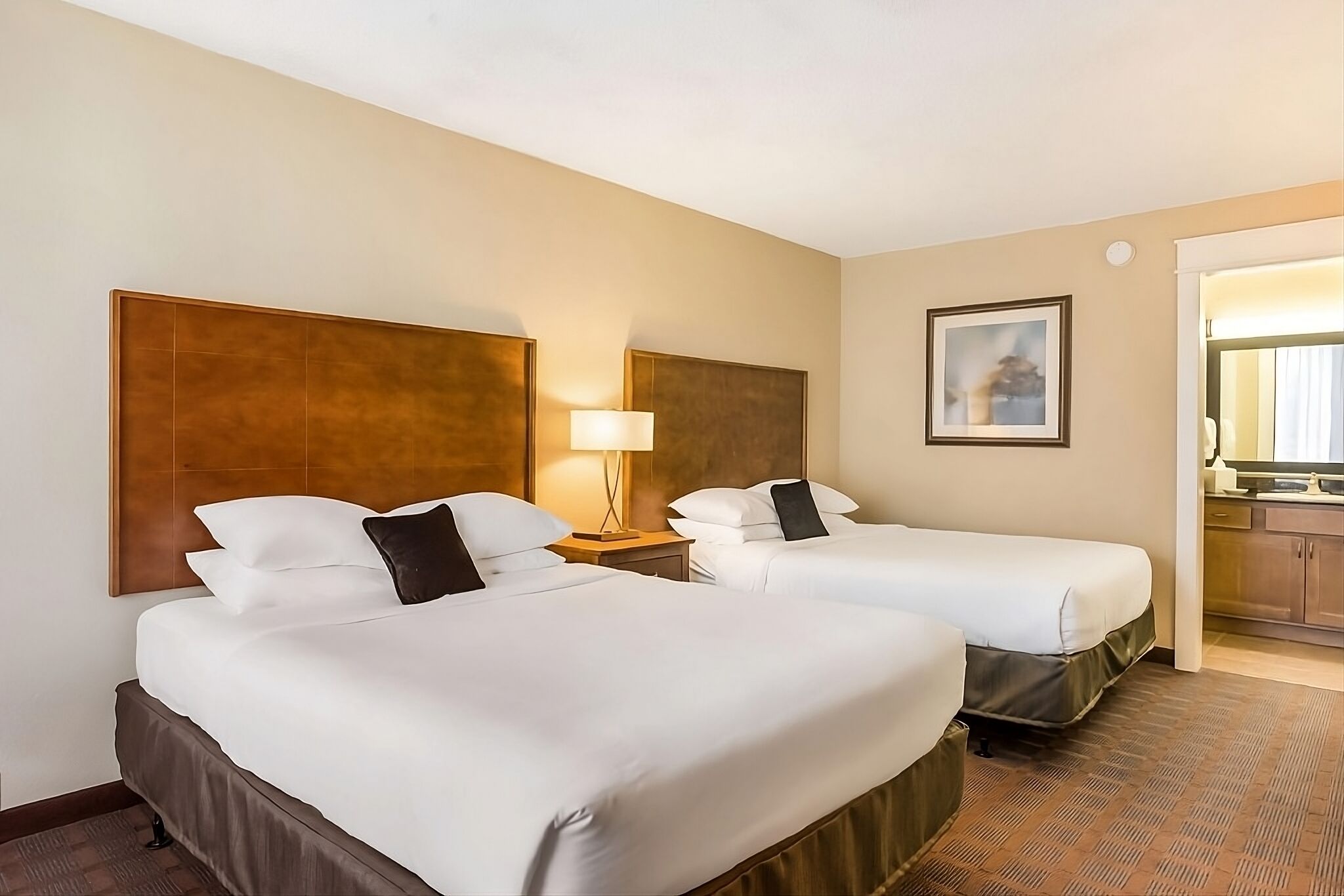 Your Home Away From Home! 3 Family-friendly Units! Near The Mansion Theatre!