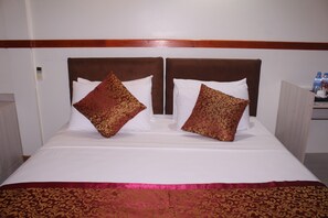 Deluxe-huone | Egyptinpuuvillaiset lakanat, ylelliset vuodevaatteet, untuvapeitot