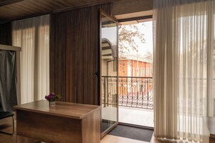 Economy Shared Dormitory, Men only | Premium bedding, soundproofing, iron/ironing board, free WiFi