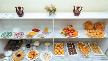 Free buffet breakfast on weekends