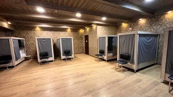 Economy Shared Dormitory, Men only | Premium bedding, soundproofing, iron/ironing board, free WiFi