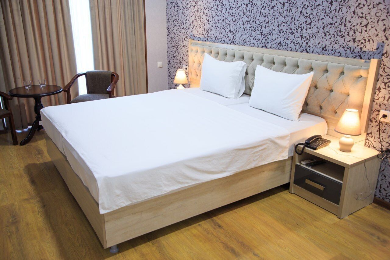 Luxury Double Room | Premium bedding, soundproofing, iron/ironing board, free WiFi
