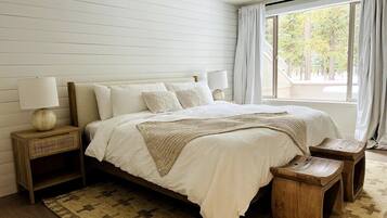 3 bedrooms, iron/ironing board, travel crib, WiFi