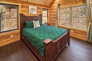 4 室のベッドルーム、アイロン / アイロン台、旅行用ベビーベッド、WiFi (無料)