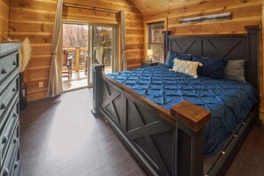 4 bedrooms, iron/ironing board, travel cot, free WiFi