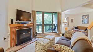 Condo, Multiple Beds (Pinnacle B18) | Living area - Pinnacle B18 (Killington)