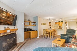Condo, 1 King Bed with Sofa bed (Pinnacle E10) | Living area - Pinnacle E10 (Killington)