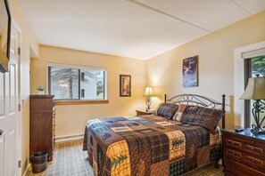 Condo, 1 King Bed with Sofa bed (Pinnacle B09) - Pinnacle B09 (Killington)