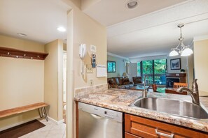 Condo, 1 très grand lit et 1 canapé-lit (Pinnacle B09) | Intérieur