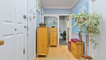 Apartment (2 Bedrooms) | Hallway