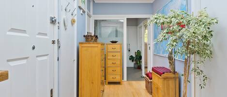 Lejlighed (2 Bedrooms) | Forhal