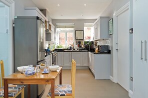 Apartment (2 Bedrooms) | Private kitchen