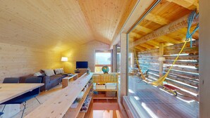 Living area - Stylish architect’s hut at the ski lift (Obermutten)